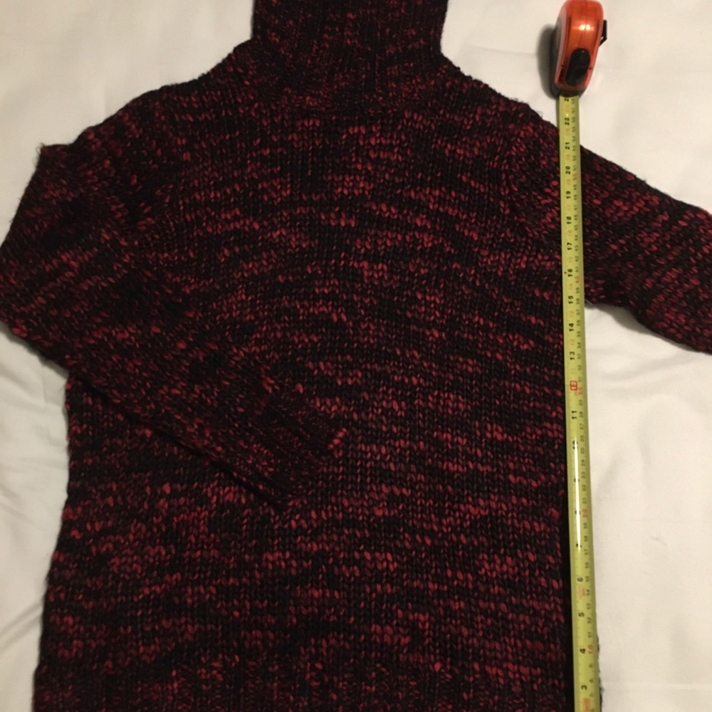 SOLD - TURTLE NECK SWEATER